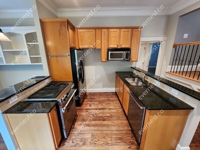 Building Photo - 219 Randolph St NE