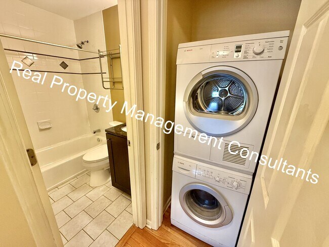 Building Photo - 1 Bedroom in Westport
