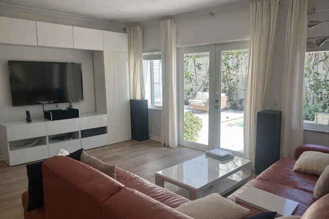 Building Photo - 248 Cortez Rd