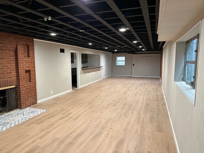 Building Photo - 20 Lindworth Dr