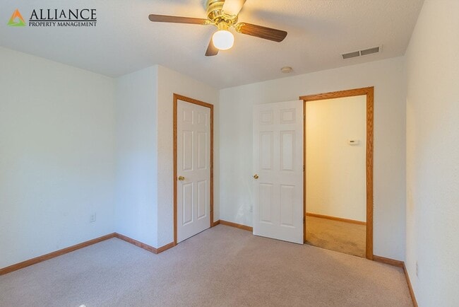 Building Photo - All appliances included, washer/dryer hookups!