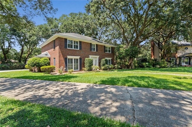 Building Photo - 1904 Hickory Knot Ct