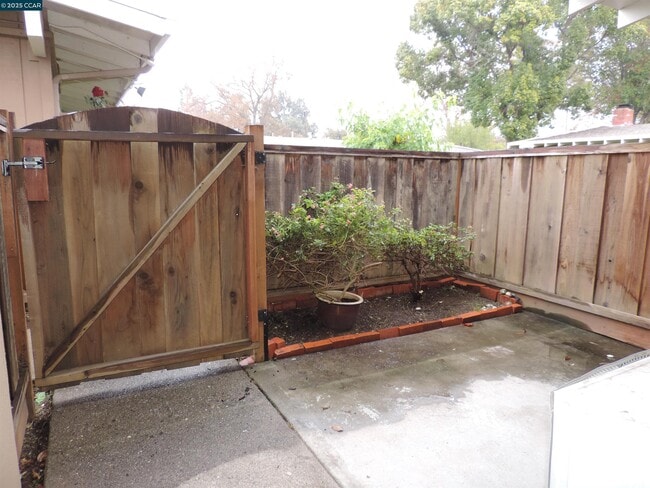 Building Photo - 1919 Ygnacio Valley Rd