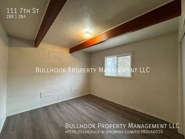 Building Photo - 111 7th St