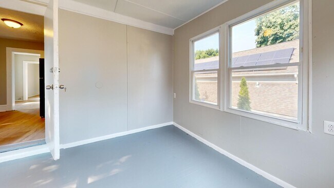 Building Photo - 1371 W 85th St