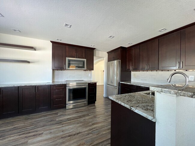 Building Photo - 4-Bedroom Gem in Erie: Modern Luxury, Ideal Space! Available March