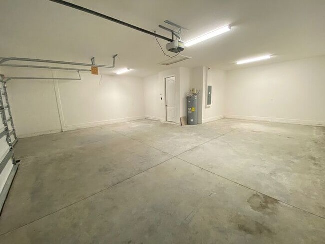 Building Photo - $200 off 1st mo rent! Hanover Lakes-4957 O...