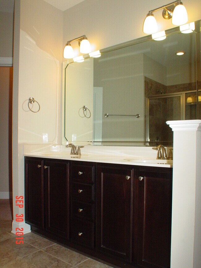 Building Photo - 124 Hurdle Ln