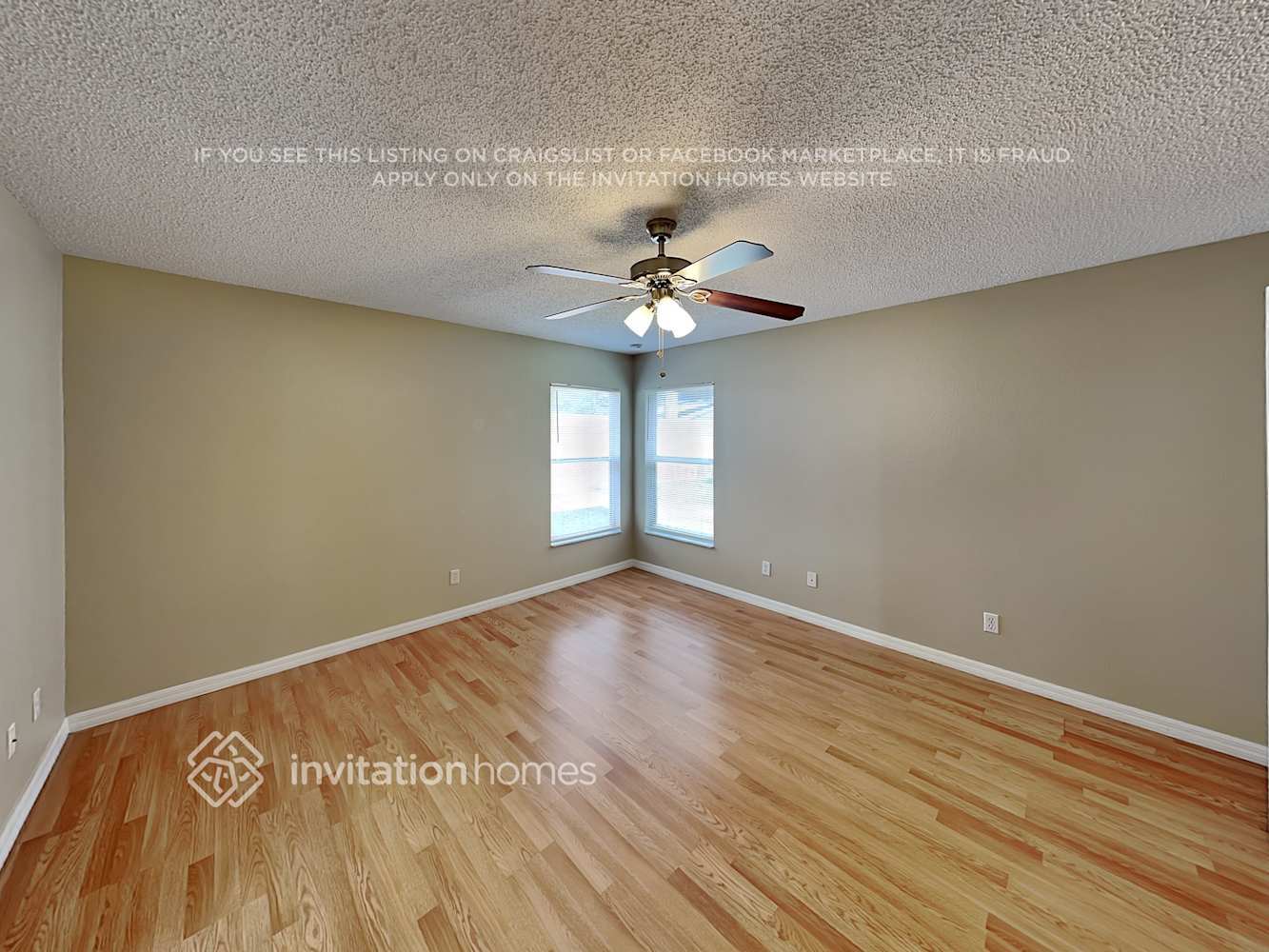 Building Photo - 1047 Lakeview Oaks Dr