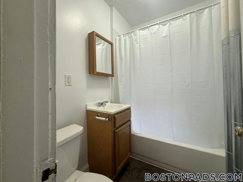Building Photo - 1179 Boylston St
