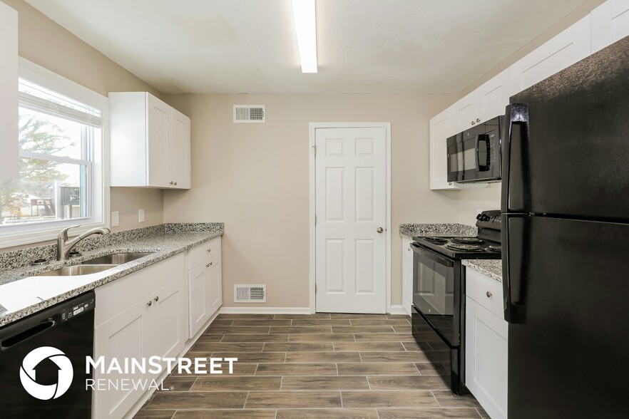 Building Photo - 219 Deerfield Dr