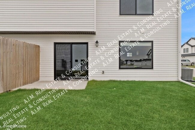 Building Photo - 1100 Edgeland St SW