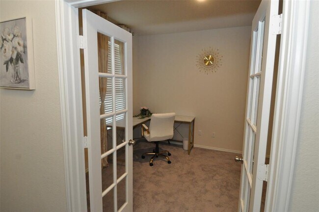 Building Photo - 1717 T H Johnson Dr