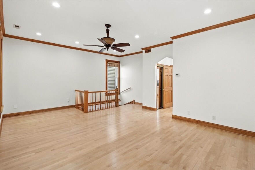 Building Photo - 911 N Fairfield Ave