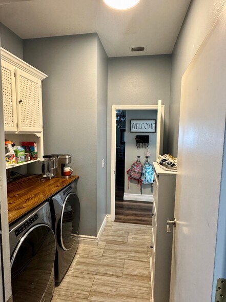 Building Photo - 2735 Valencia Grove Dr