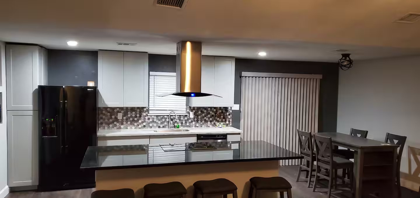 Building Photo - 15865 Shatterway Ln