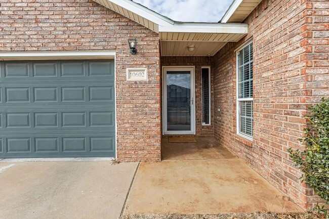 Building Photo - Stunning Spacious Home in Cooper District!