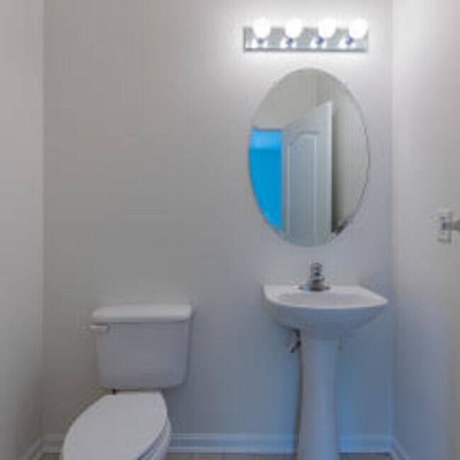 Building Photo - Spacious, Large, Luxury 3 Bedroom Townhouse in Hockessin, Delaware