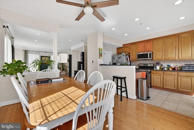 Building Photo - 102 Pasture Side Pl