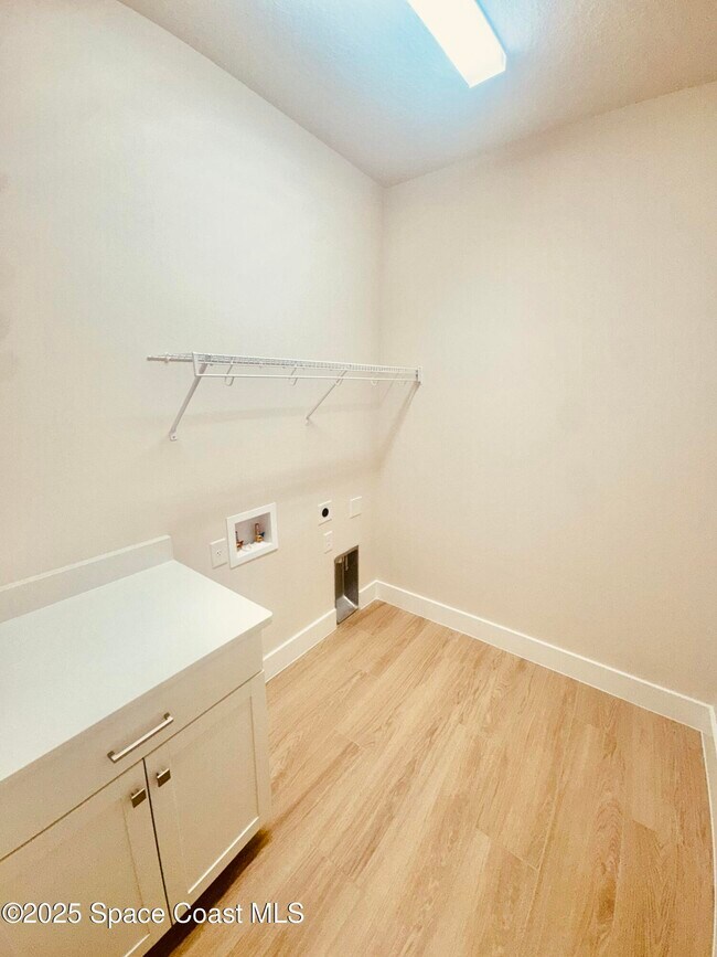 Building Photo - 8538 Rocard Ct