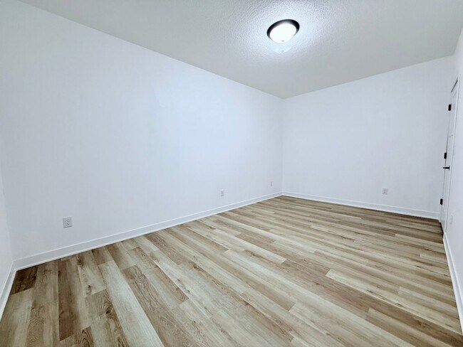 Building Photo - 1513 Prairie Dr