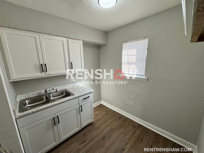 Building Photo - 285 Lucy Ave