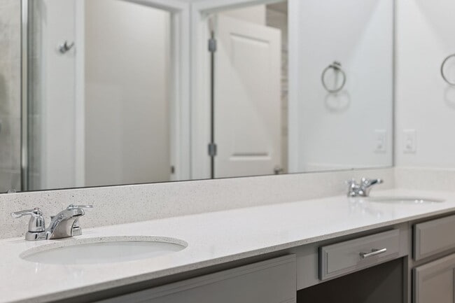 Building Photo - Spacious and Modern 5 Bedroom Home in Gated Arden Park North