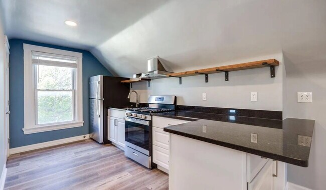 Building Photo - 4326 Brownway Ave