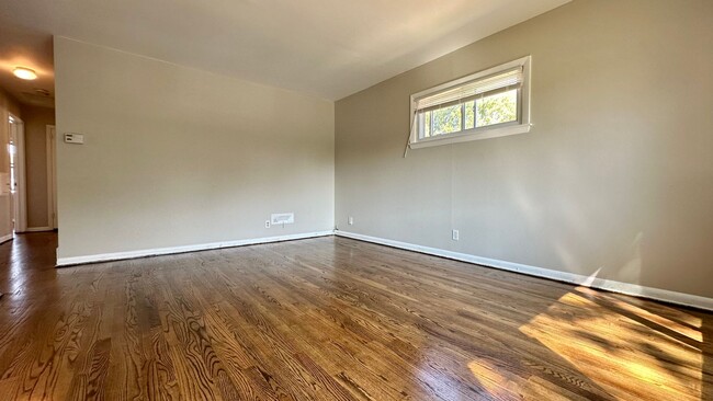 Building Photo - 84th Street  3531-3533