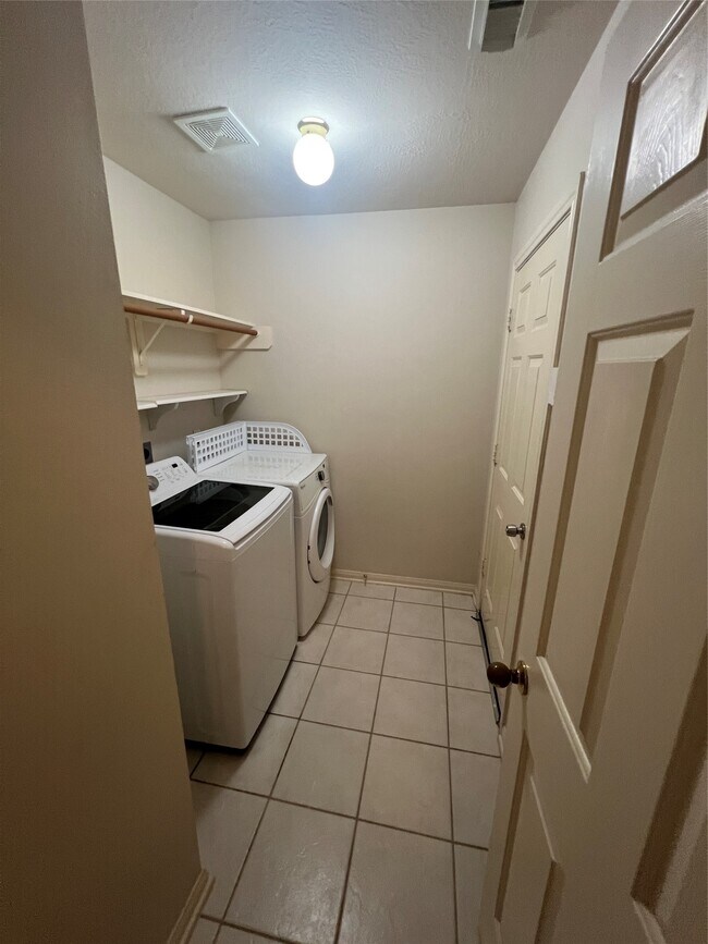 Building Photo - 18518 Dural Dr
