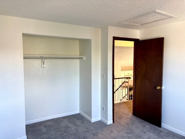 Building Photo - Remodeled 3bd 2ba ready for rent in Fox Hill neighborhood Aurora CO