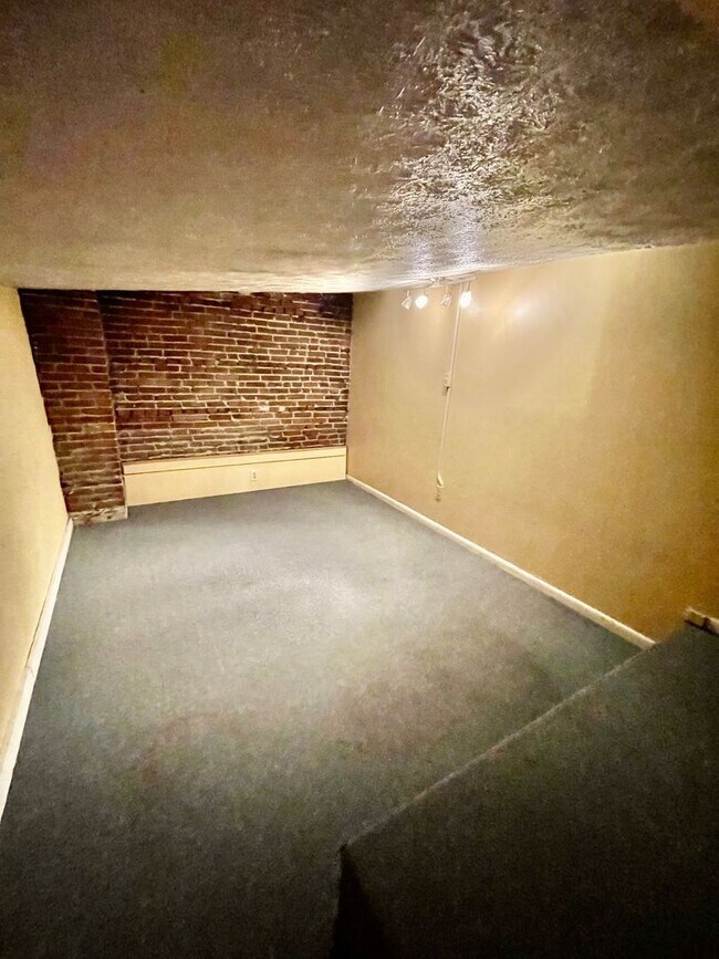 Building Photo - 332 Lehigh Avenue (Full Service)