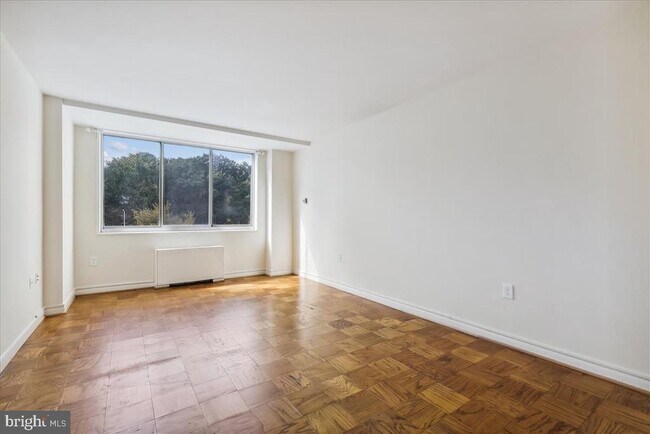 Building Photo - 10401 Grosvenor Pl