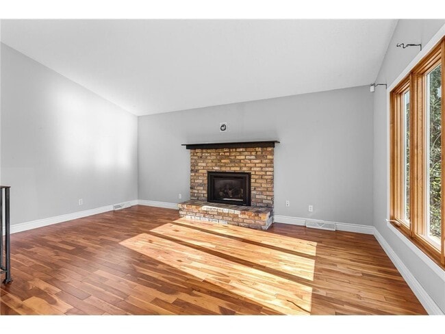 Building Photo - 16405 13th Ave N