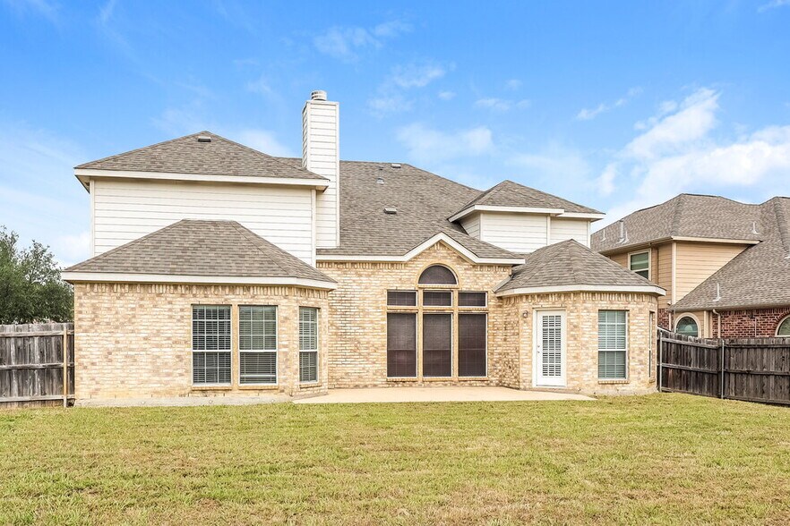 Building Photo - 100 Silverwood Dr