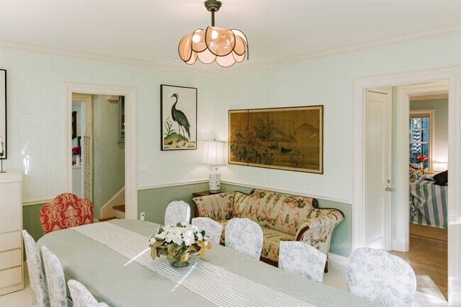 Building Photo - 519 28th St