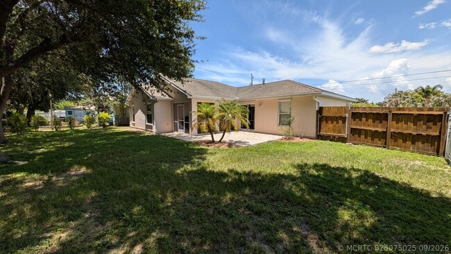 Building Photo - 3882 SW Chaffin St