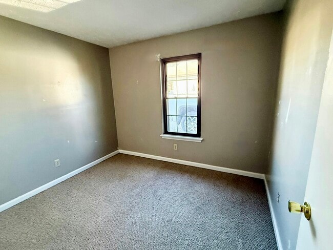 Building Photo - 311 Raines St