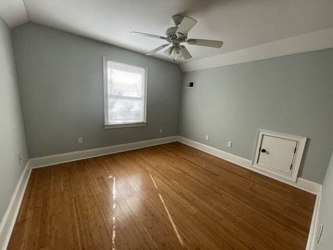 Building Photo - PRE-LEASING FOR AUGUST 2026!