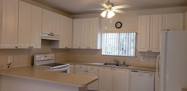 Building Photo - 4950 Washington St