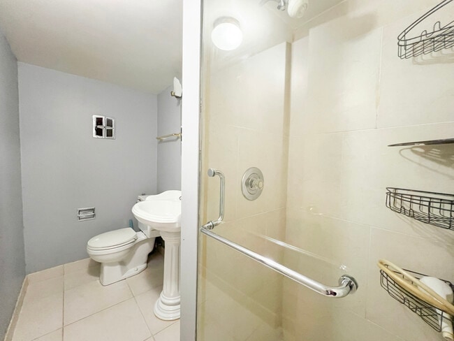 Building Photo - 4716 Thatcher Ave