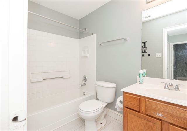 Building Photo - 3129 Kennedy Dr