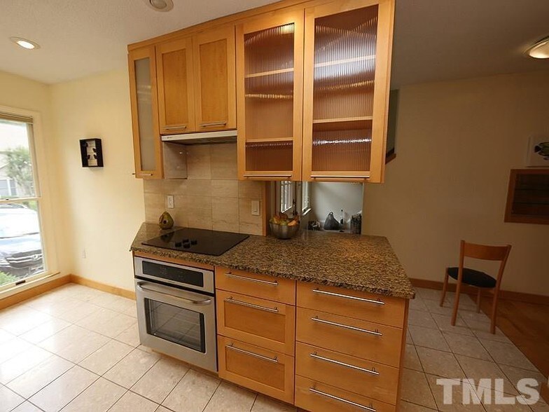 Kitchen - 102 Mallard Ct