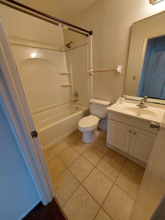 Building Photo - 1 Hickory Track