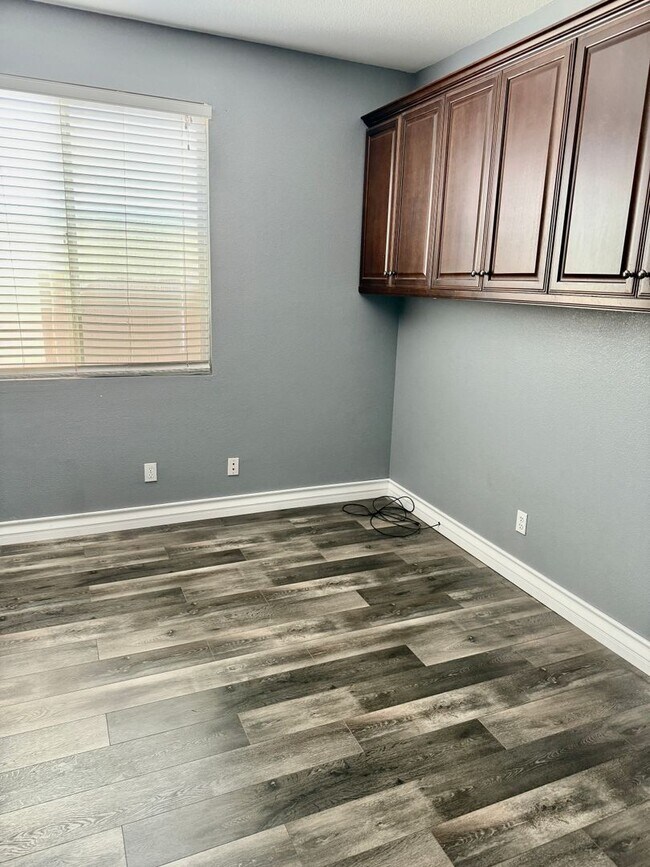 Building Photo - UPGRADED VICTORVILLE HOME