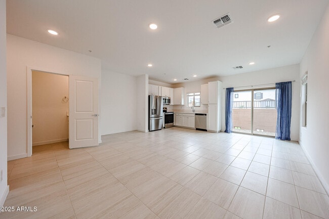 Building Photo - 2837 W Eagle Talon Trail