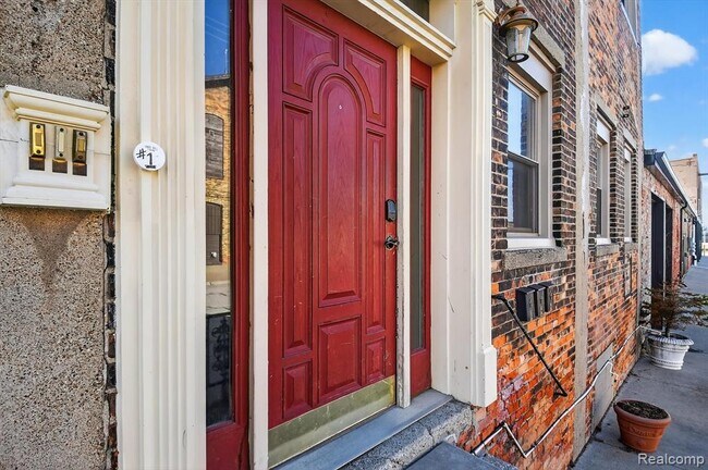 Building Photo - 1104 4th St