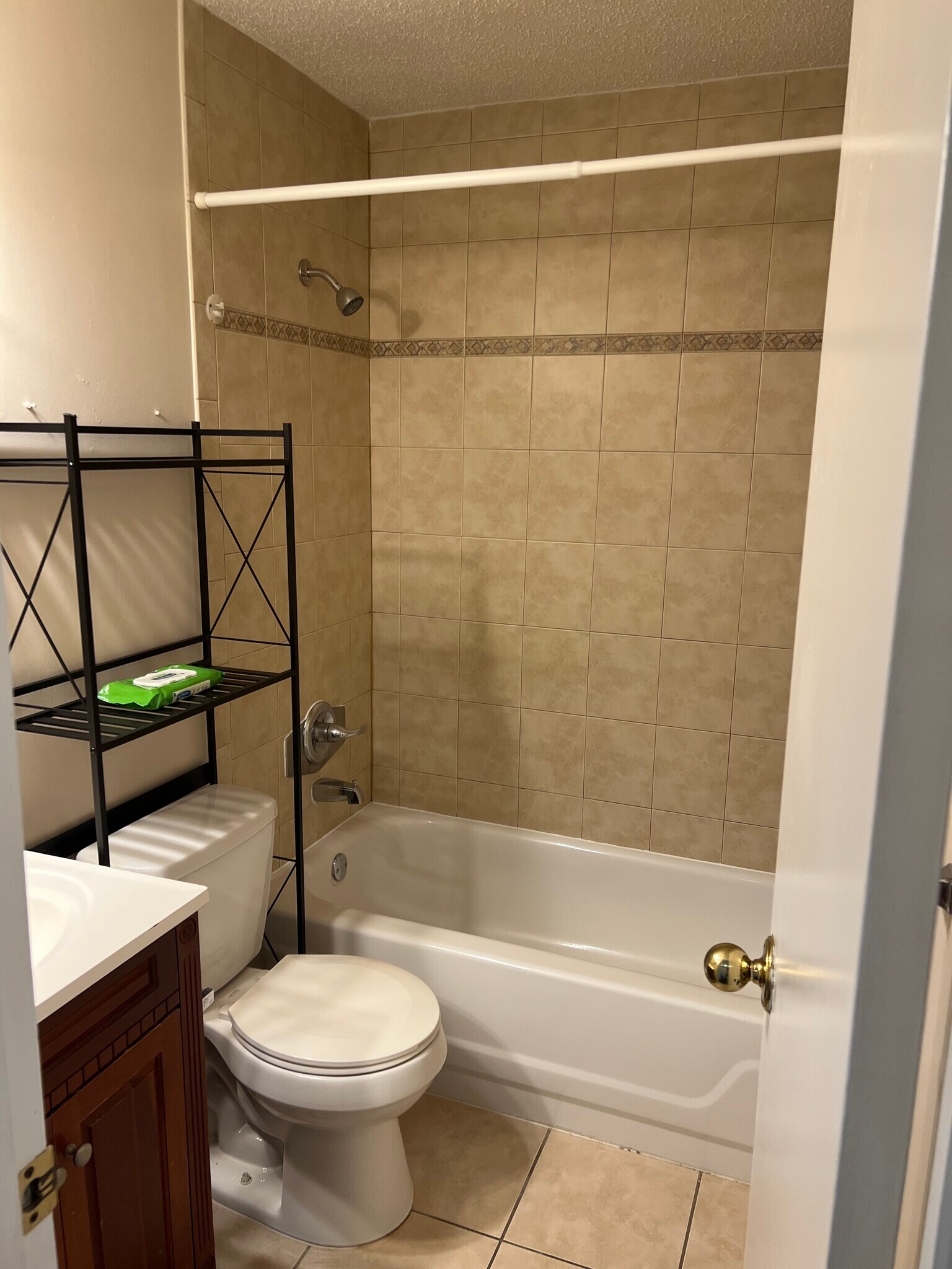 Building Photo - 1525 SE 25th St