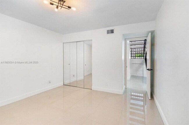 Building Photo - 13174 SW 10th Terrace Dr