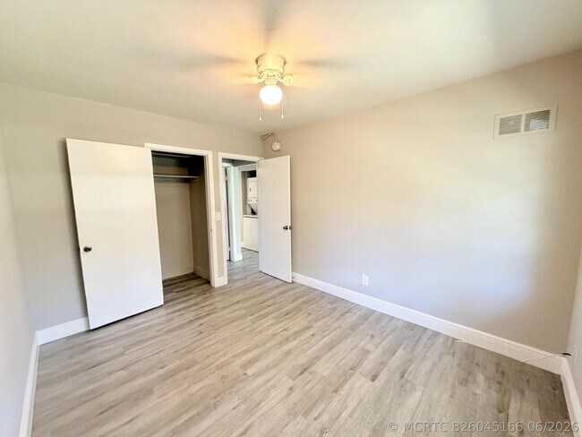 Building Photo - 809 2nd St